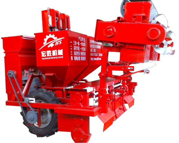 最新馬鈴薯種植機